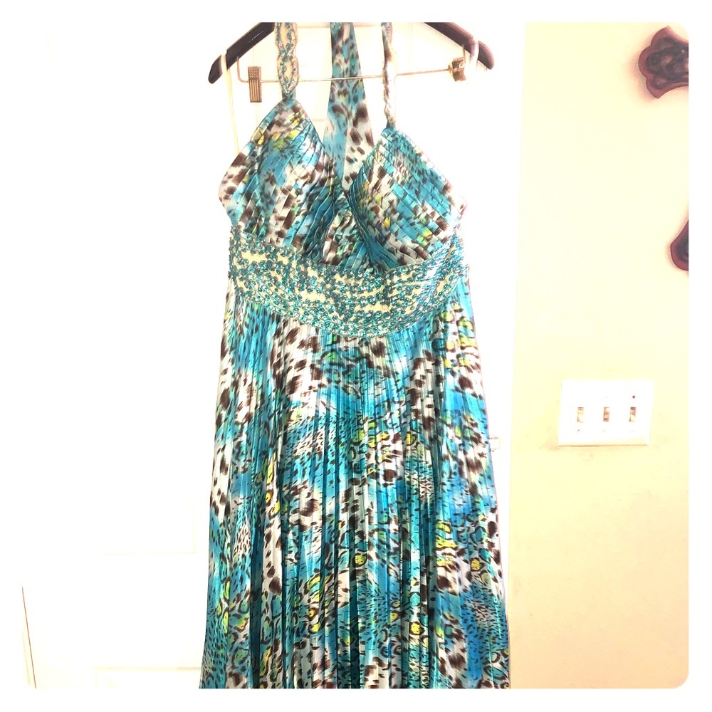 👗👗Halter formal maxi dress👗👗